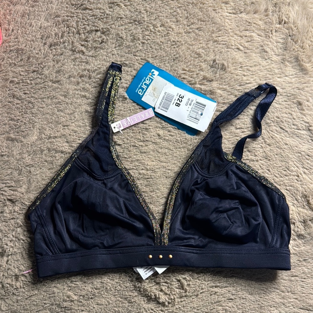 Maidenform Black Soft Bra with Triangle Cups and Delicate Straps